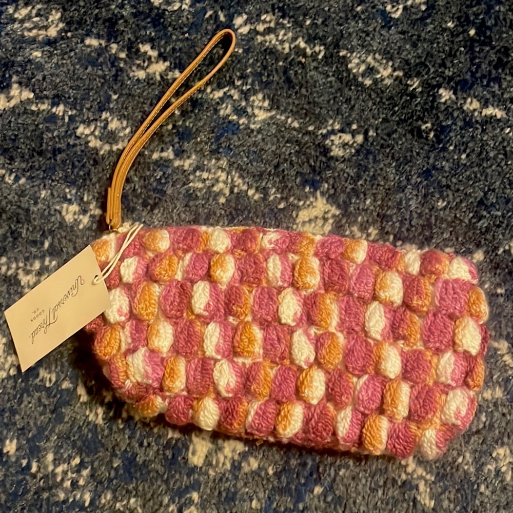 NWT Textured Clutch